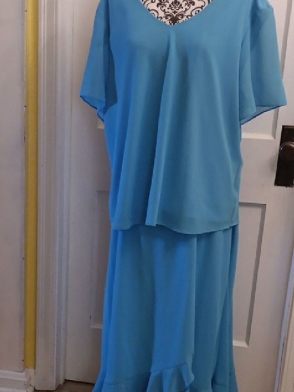 J.B.S LTD.  Limited Vintage Aqua  2 PcTopVNeck & Skirt Bottom Ruffle Size 26W